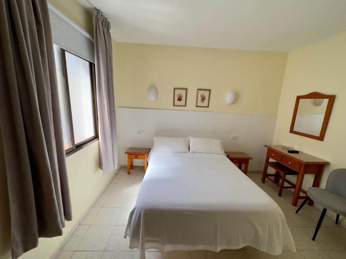 Hotel Cabello 托雷莫利诺斯 外观 照片