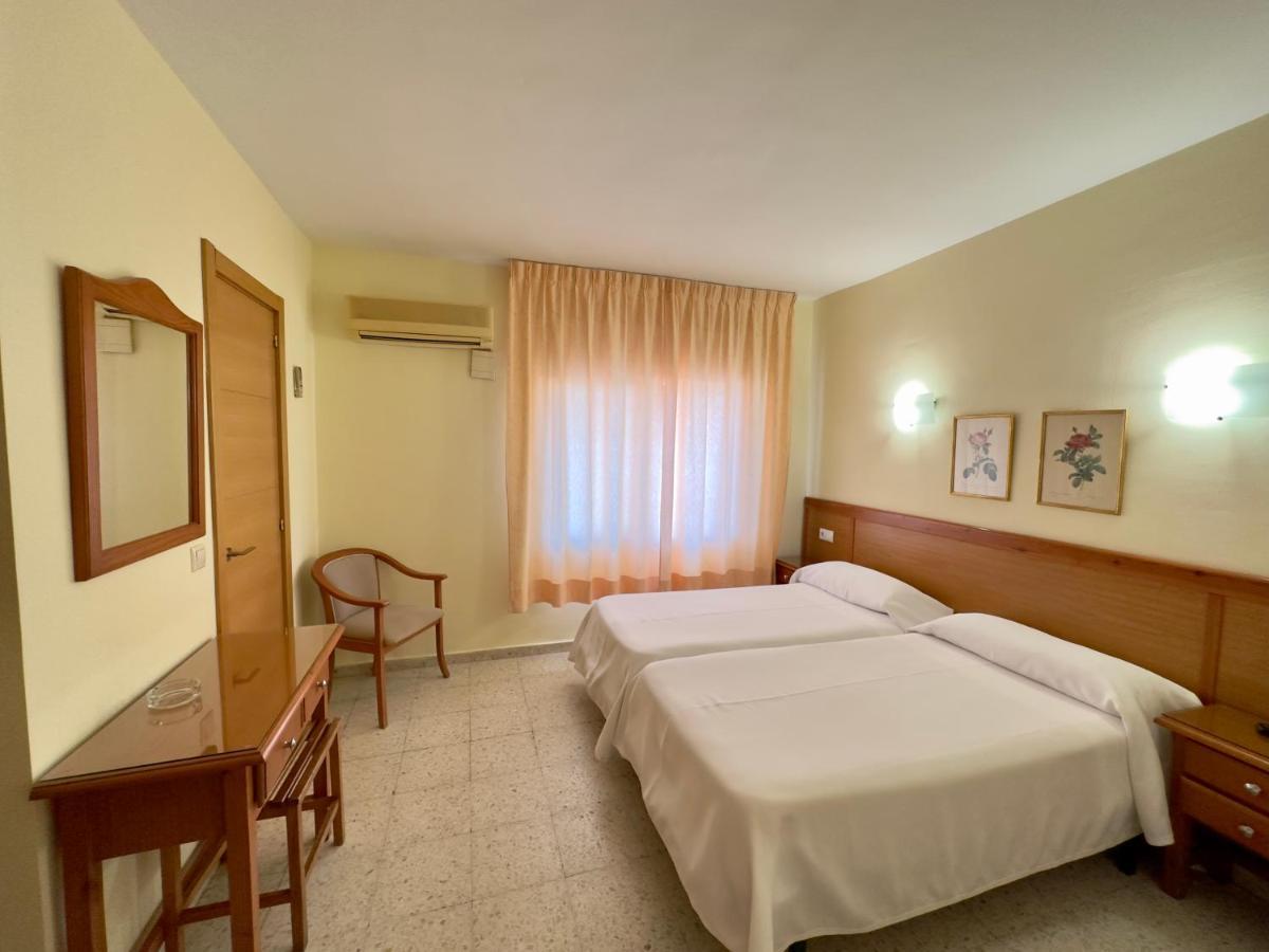 Hotel Cabello 托雷莫利诺斯 外观 照片