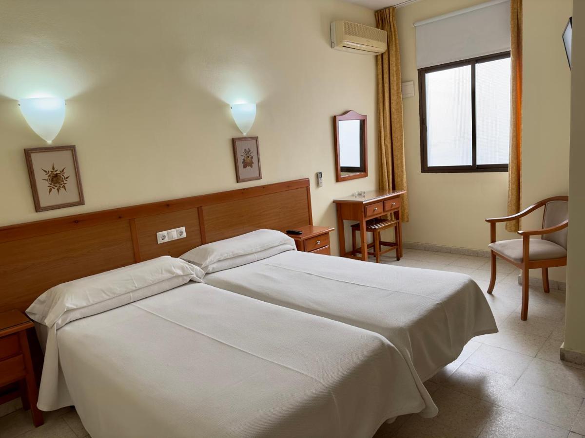 Hotel Cabello 托雷莫利诺斯 外观 照片